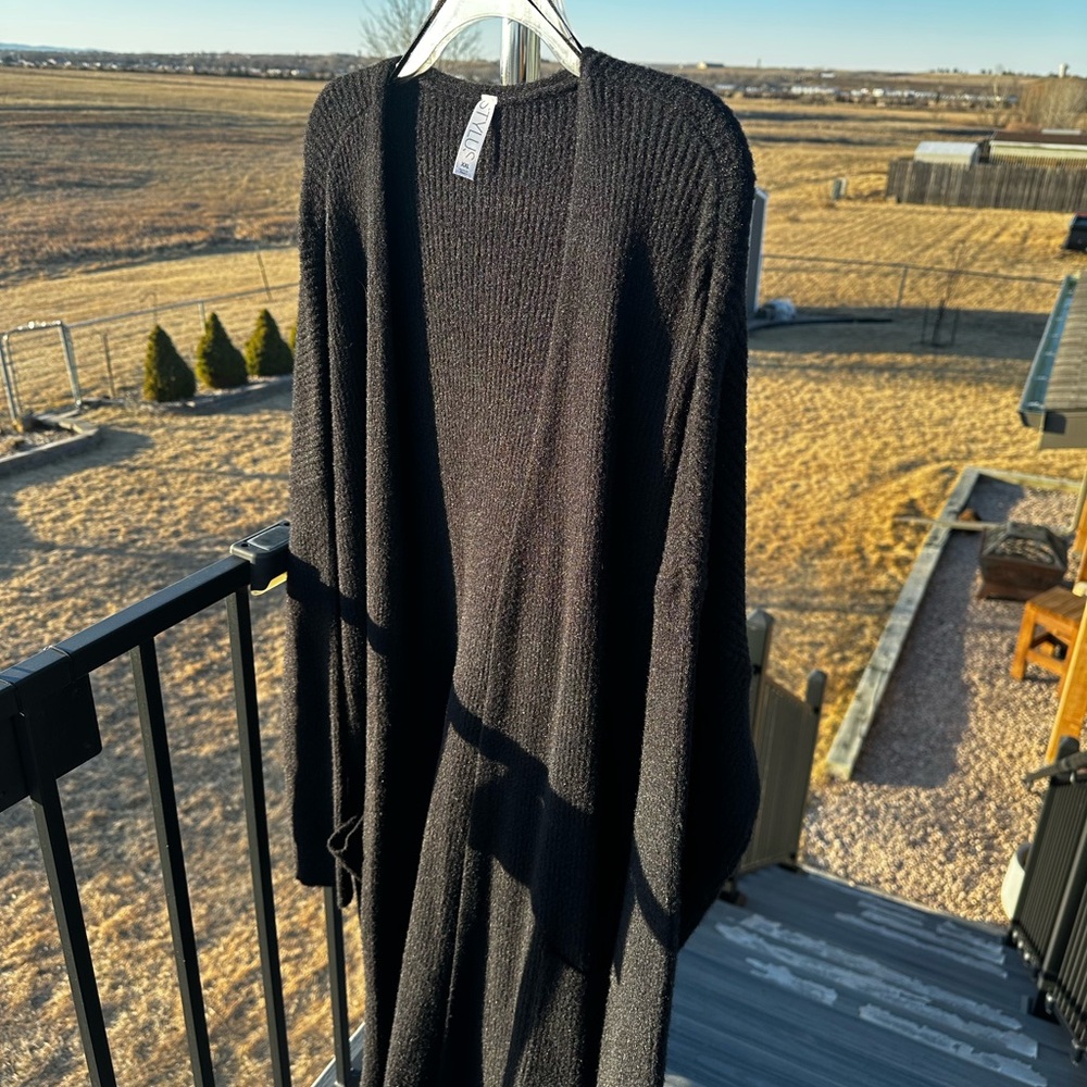 STYLUS Black Ribbed Sweater